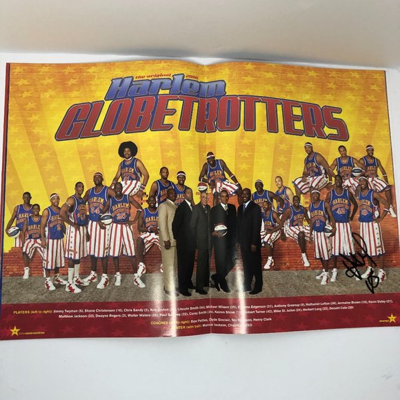 Harlem Globetrotters Autographed 2006 World Tour Program Book Basketball Sports - Picture 6 of 10